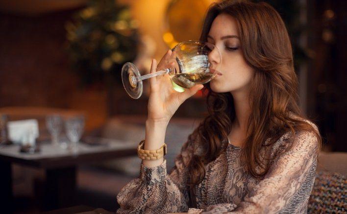 Ալկոհոլային ո՞ր խմիչքն է ամենից շատ ազդում կանանց սեռական ցանկության վրա