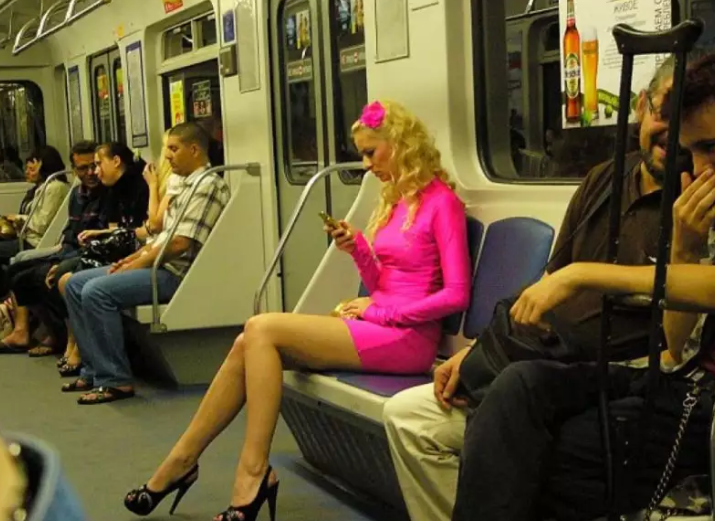 Շիկահեր աղջիկը մետրոյում բոլորին զարմացրեց. պարզապես անհավանական պատմություն