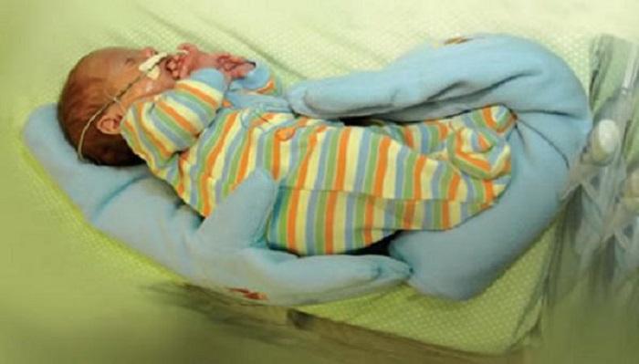Մայրը իր վաղածին երեխային ձեռնոցով ծածկեց. առավոտյան բուժքույրները չհավատացին սեփական աչքերին