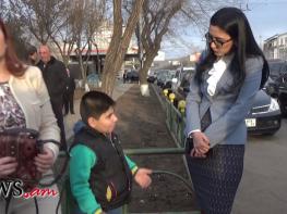 Դեմք ես դո՛ւ, լսի. Արփինե Հովհաննիսյանը՝ իր հետ զրուցող փոքրիկ տղային