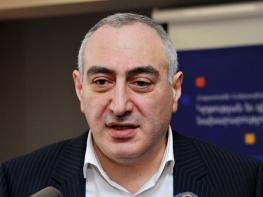 «Պարոն Մարտիրոսյան, շարքային դասախոս Լևոն Ներսիսյանին և նրա հորը` հանճարեղ դերասան Հրաչյա Ներսիսյանին հիշելու են բոլորը… իսկ Ձեզ…»