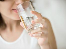 Ի՞նչ տեղի կունենա օրգանիզմի հետ, եթե կանոնավոր կերպով առավոտյան խմեք գոլ ջուր
