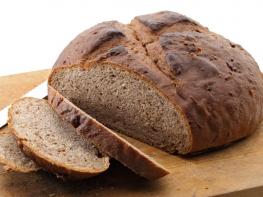 Տանը պատրաստեք շատ համեղ սև հաց՝ եգիպտացորենի ալյուրով